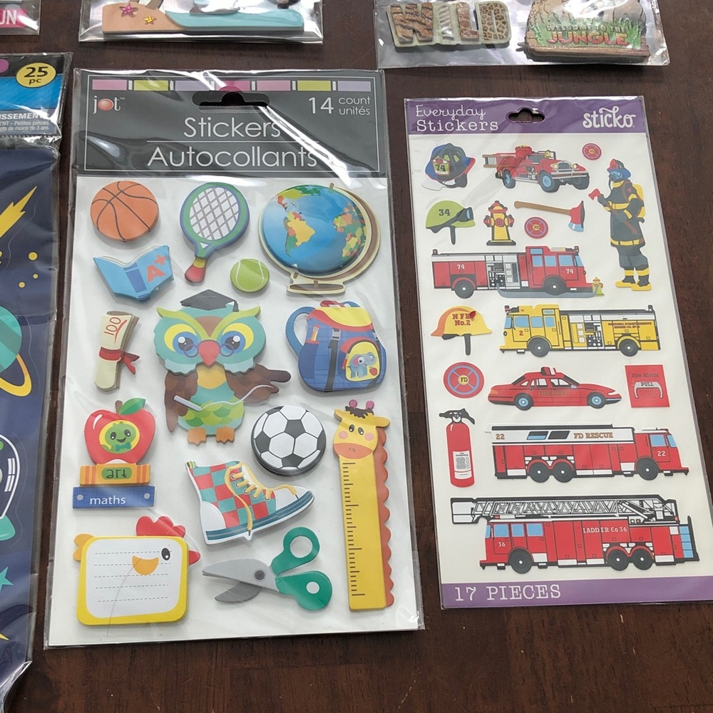 🥧 🔥 Multi-Color Kids Sticker Pack - Space, Sports, Vehicles & More - Picture 4 of 5